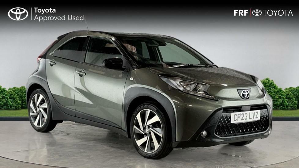 Compare Toyota Aygo X 1.0 Vvt-i Edge Euro 6 Ss CP23LVZ Green