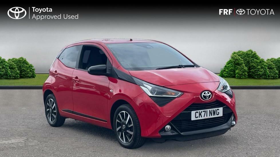 Compare Toyota Aygo X 1.0 Vvt-i X-trend Euro 6 Ss CK71NWG Red