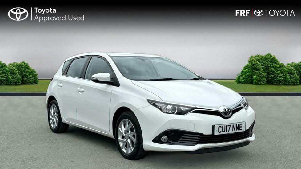Compare Toyota Auris 1.2 Vvt-i Business Edition Euro 6 Ss Safet CU17NME White