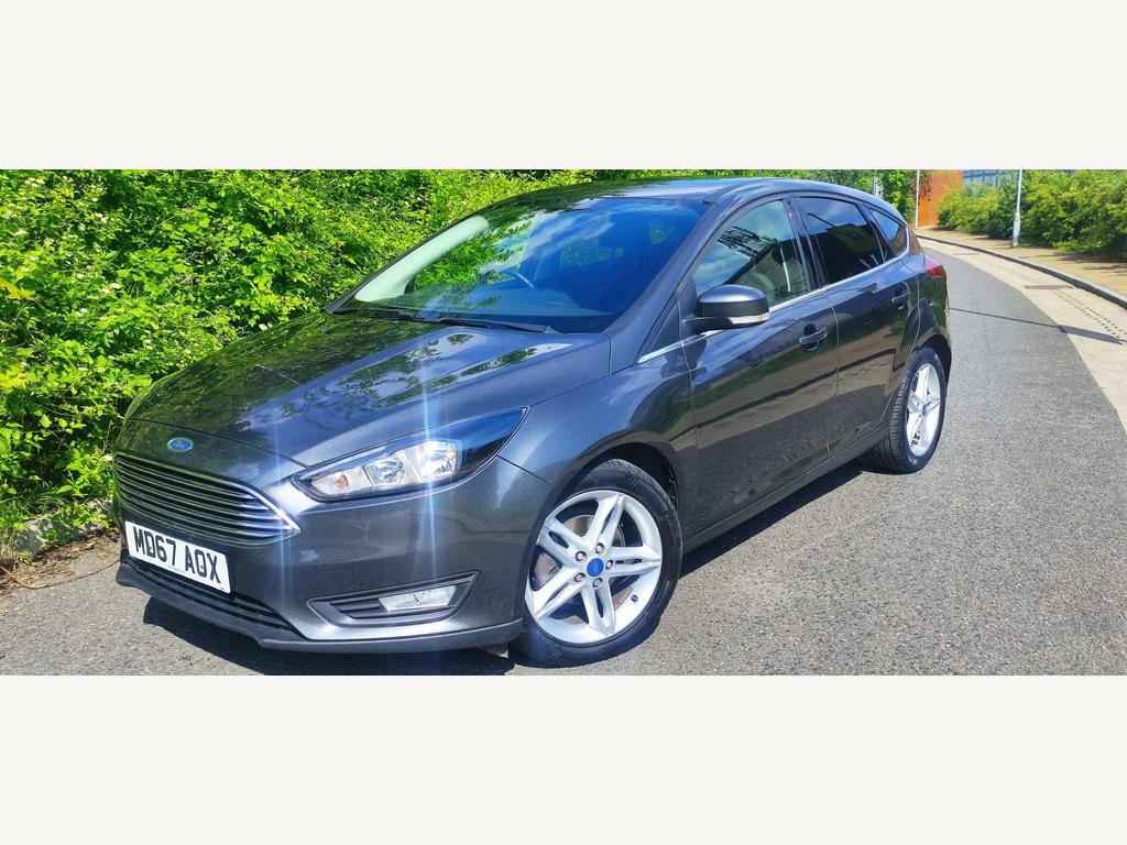 Compare Ford Focus 1.0T Ecoboost Zetec Edition Euro 6 Ss MD67AOX Grey
