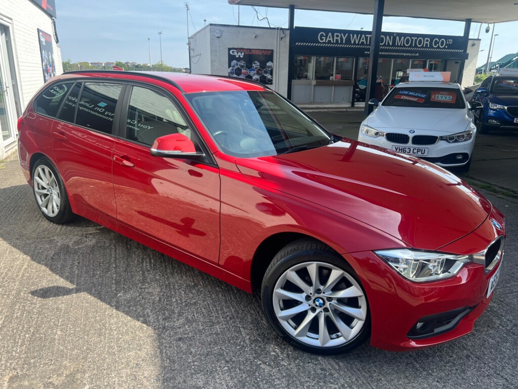 Compare BMW 3 Series 320I Xdrive Se AE67VCT Red