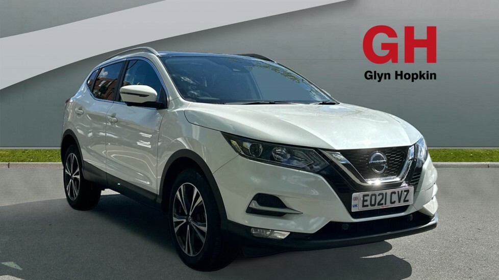 Compare Nissan Qashqai 1.3 Dig-t 160 157 N-connecta Dct Glass Roof EO21CVZ White