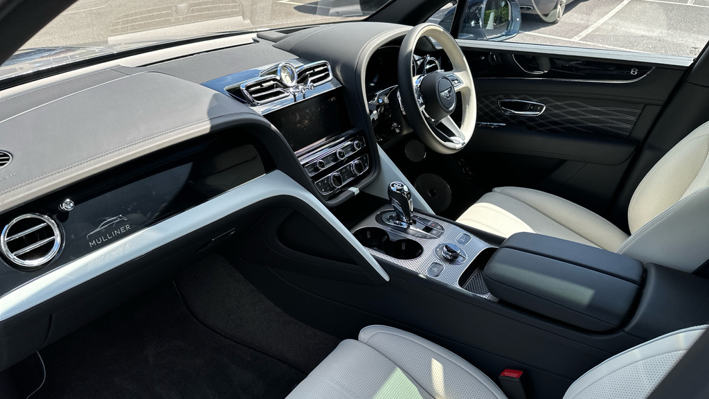 Compare Bentley Bentayga Extended Wheelbase Ewb Mulliner - Vat Q TW24MUL Grey