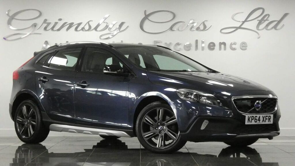 Compare Volvo V40 Cross Country Hatchback 2.0 D3 Lux Nav Geartronic Euro 5 Ss 5 N25RLR Blue