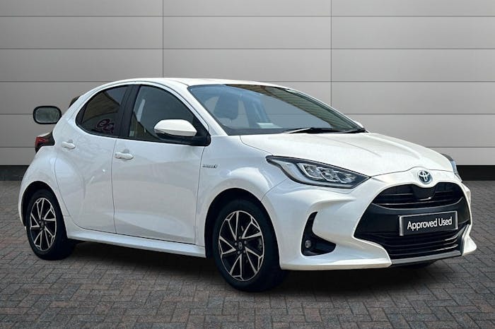Compare Toyota Yaris 1.5 Vvt H Design Hatchback Hybrid E Cvt GD21WKV White
