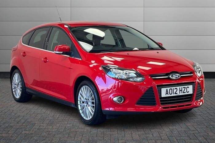 Compare Ford Focus 1.6 Zetec Hatchback 105 Ps AO12HZC Red