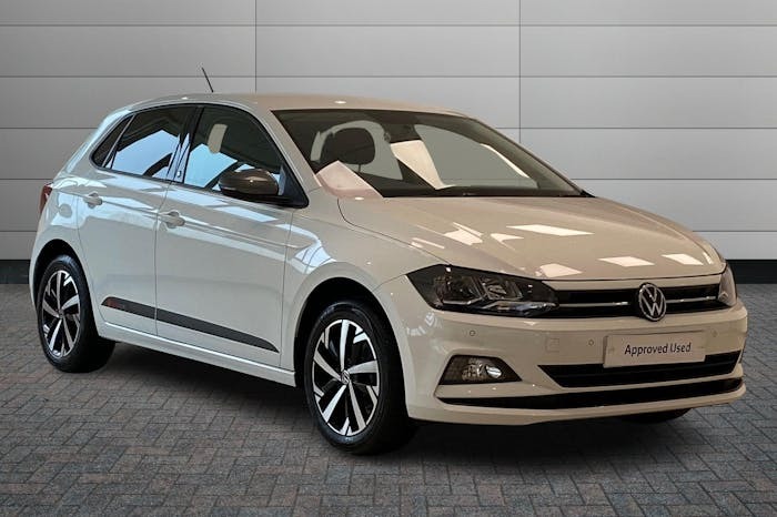 Compare Volkswagen Polo 1.0 Tsi Gpf Beats Hatchback 95 EF21VLJ White