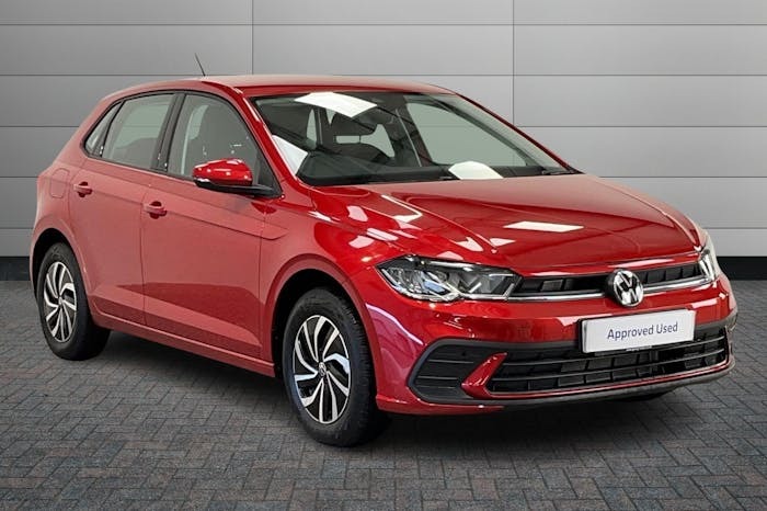 Compare Volkswagen Polo 1.0 Tsi Life Hatchback Dsg 95 Ps AO24RYM Red