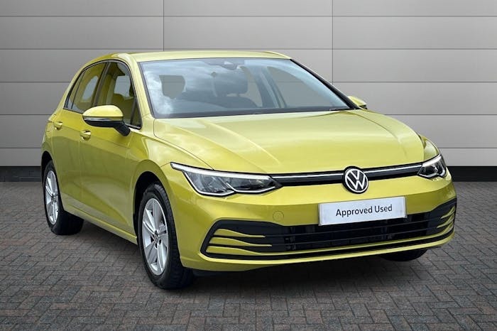 Compare Volkswagen Golf 1.5 Tsi Life Hatchback 150 Ps BW22CEJ Yellow
