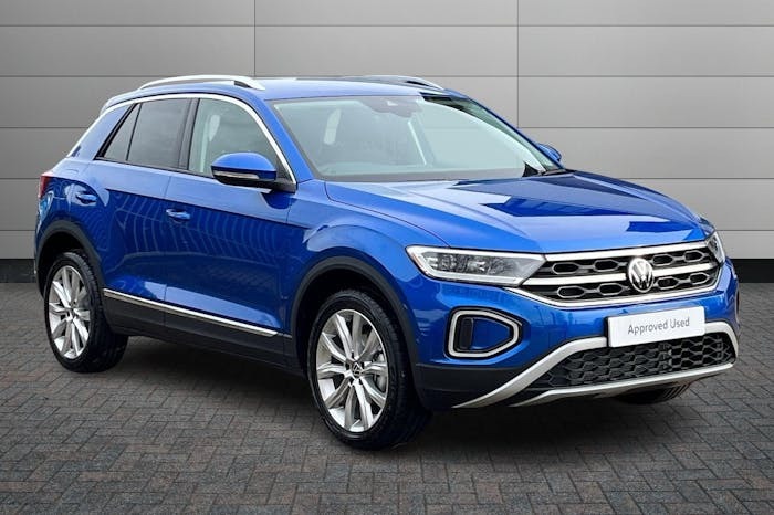Compare Volkswagen T-Roc 1.0 Tsi Style Suv 2Wd 110 Ps GD73NHT Blue