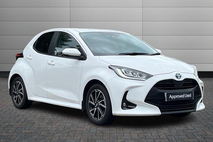 Compare Toyota Yaris 1.5 Vvt H Design Hatchback Hybrid E Cvt GL22RSZ White