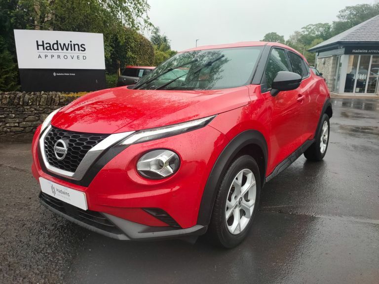 Compare Nissan Juke 1.0 Dig-t 114 N-connecta Dct FD70PRZ Red
