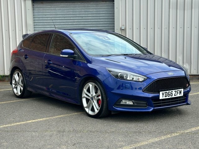 Compare Ford Focus St-3 YD66ZFM Blue
