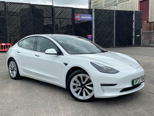 Compare Tesla Model 3 Long Range Awd BF21YOM White