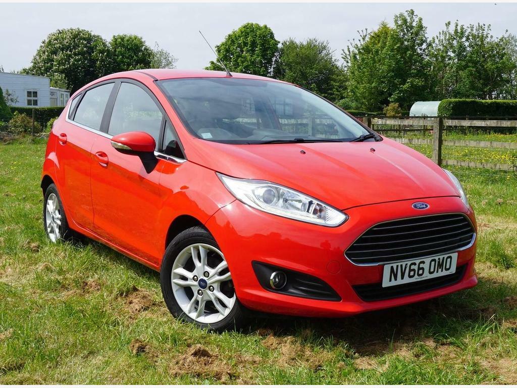 Compare Ford Fiesta 1.0T Ecoboost Zetec Euro 6 Ss NV66OMO Red