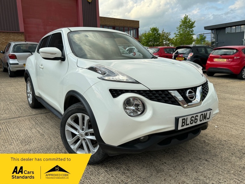 Compare Nissan Juke 1.2 Dig-t N-connecta Suv BL66OMJ White