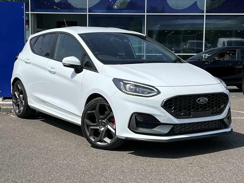 Compare Ford Fiesta 1.5 Ecoboost St-3 HG73FDY White