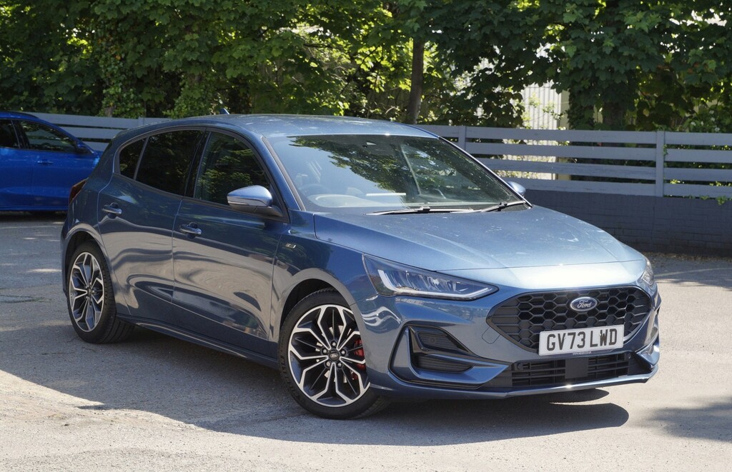 Compare Ford Focus 1.0 Ecoboost Hybrid Mhev St-line X GV73LWD Blue