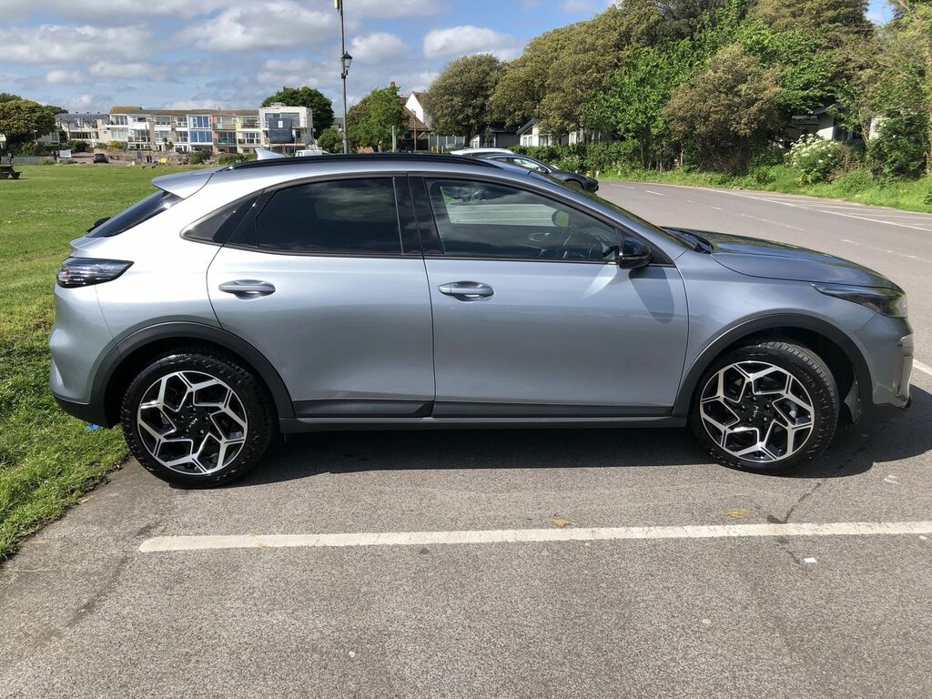 Compare Kia Xceed 1.5T Gdi Isg Gt-line HG23DCY Silver