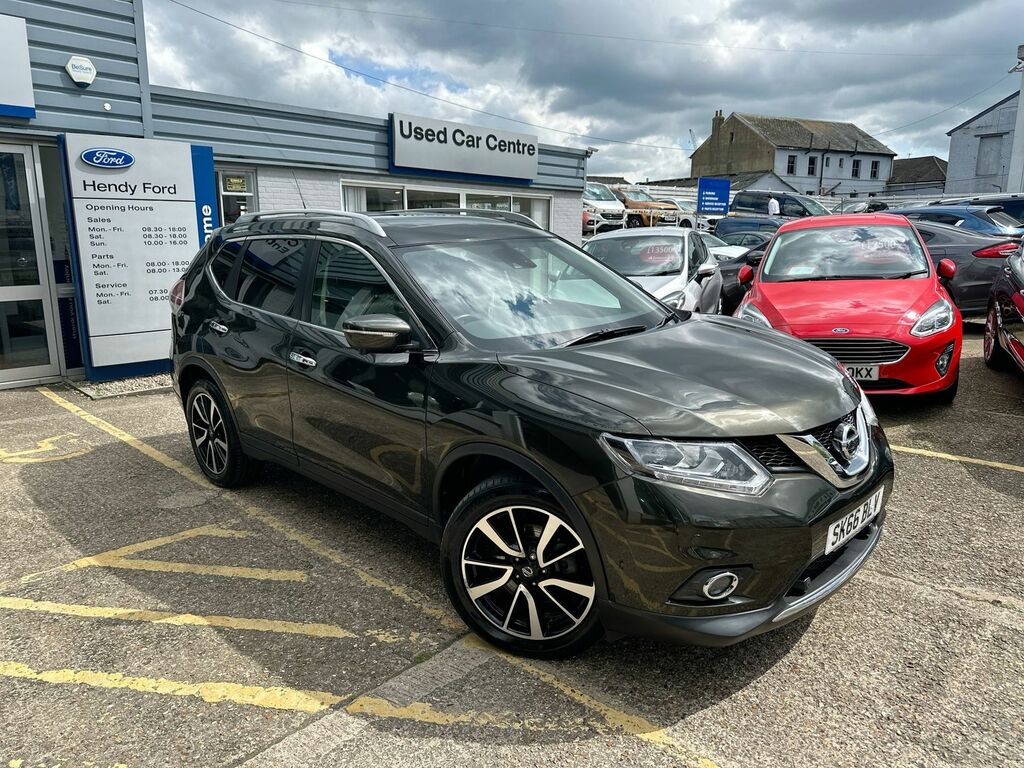 Compare Nissan X-Trail 2.0 Dci Tekna Xtronic SK66BLV Grey
