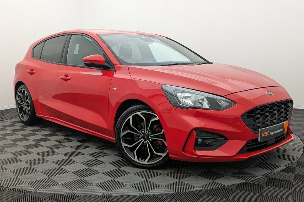 Compare Ford Focus 1.0 St-line X 125 Bhp SB68OLU Red