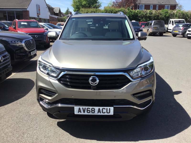Compare SsangYong Rexton 2.2D Ultimate T-tronic 4Wd Euro 6 AV68ACU Beige