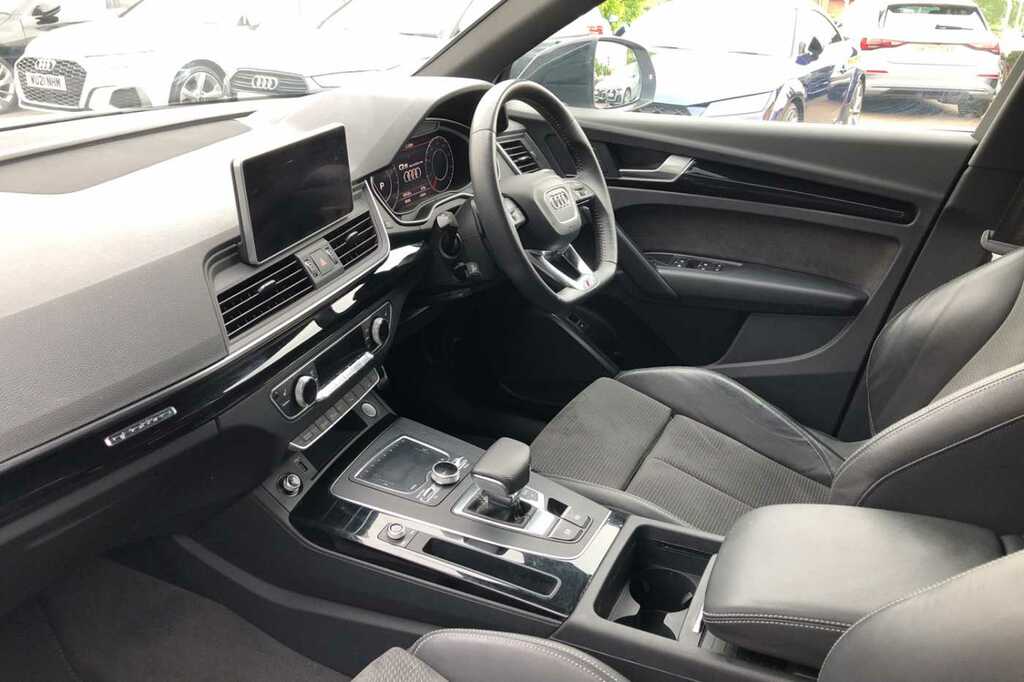 Compare Audi Q5 Black Edition 45 Tfsi Quattro 245 Ps S Tronic VK70AKX White