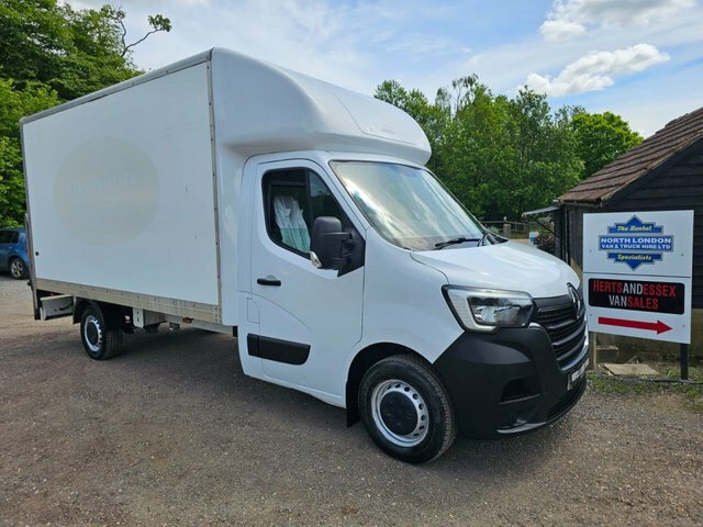 Compare Renault Master 2.3 Ll35 Business Dci 135 Bhp FX21BWW White
