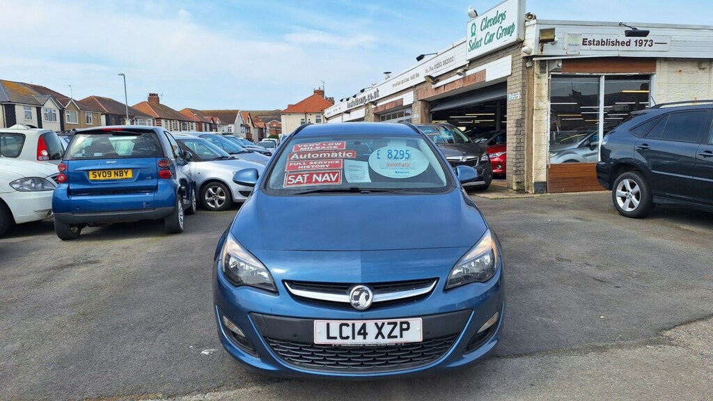 Compare Vauxhall Astra Estate 1.6 Tech Line 5-Door From 7,495 LC14XZP Blue