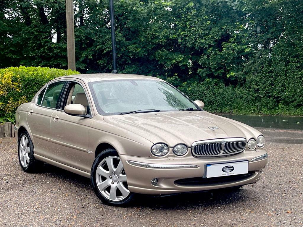 Compare Jaguar X-Type 2.1 V6 Se  Gold