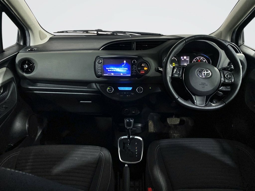 Compare Toyota Yaris 1.5 Vvt-i Icon 100 Bhp FH69OGX Black