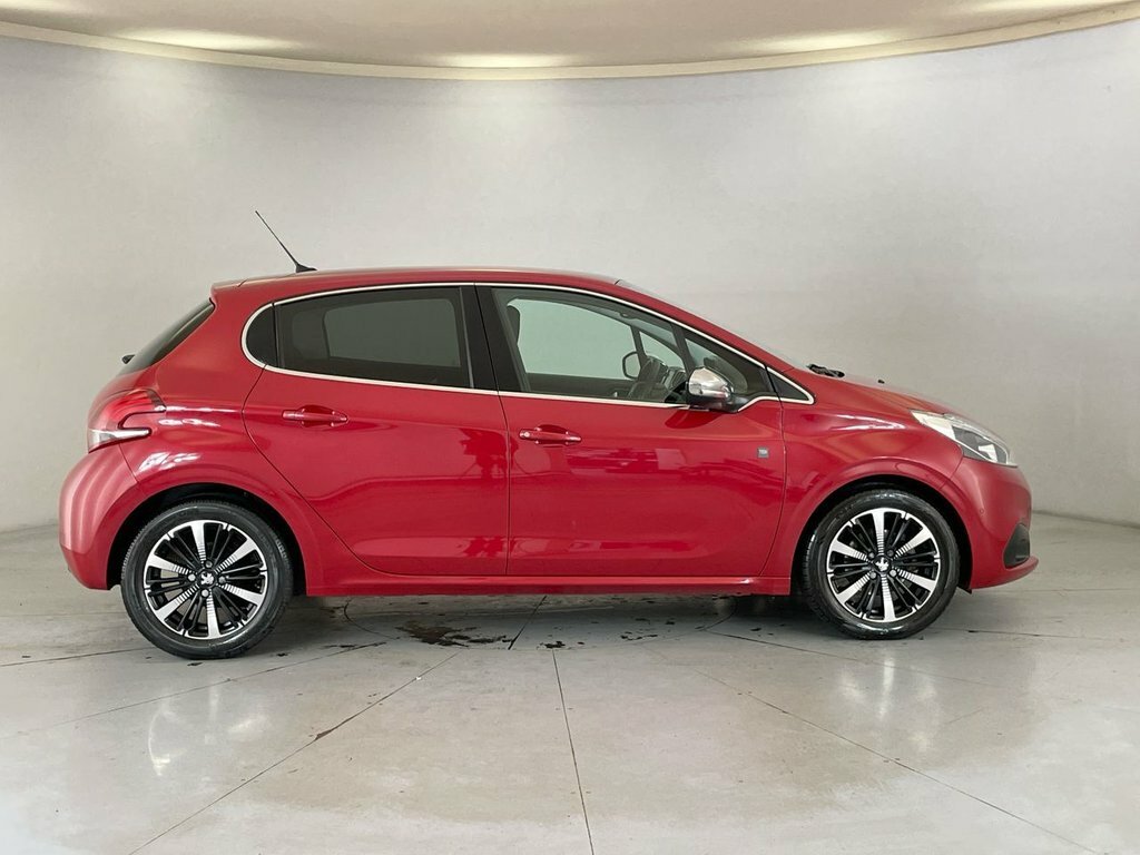 Compare Peugeot 208 1.2 Ss Tech Edition 82 Bhp WV19EWH Red