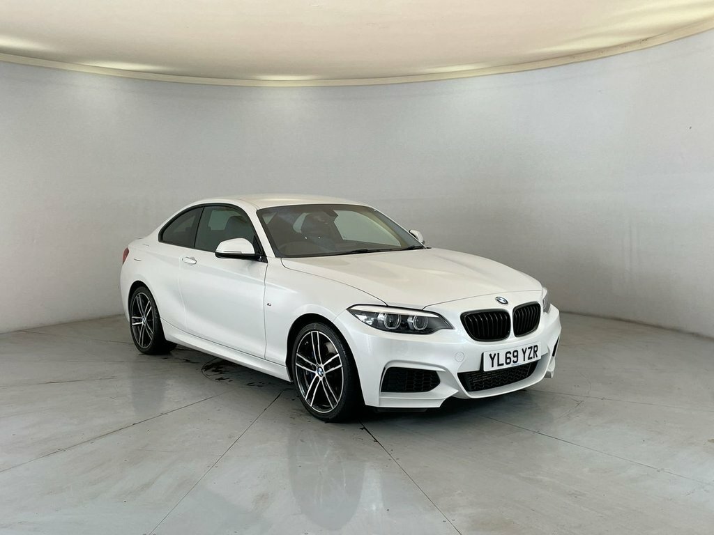 Compare BMW 2 Series 1.5 218I M Sport 134 Bhp YL69YZR White