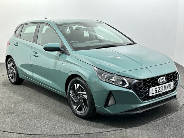 Compare Hyundai I20 1.0L T-gdi Se Connect Mhev 99 Bhp LS23VWR Green