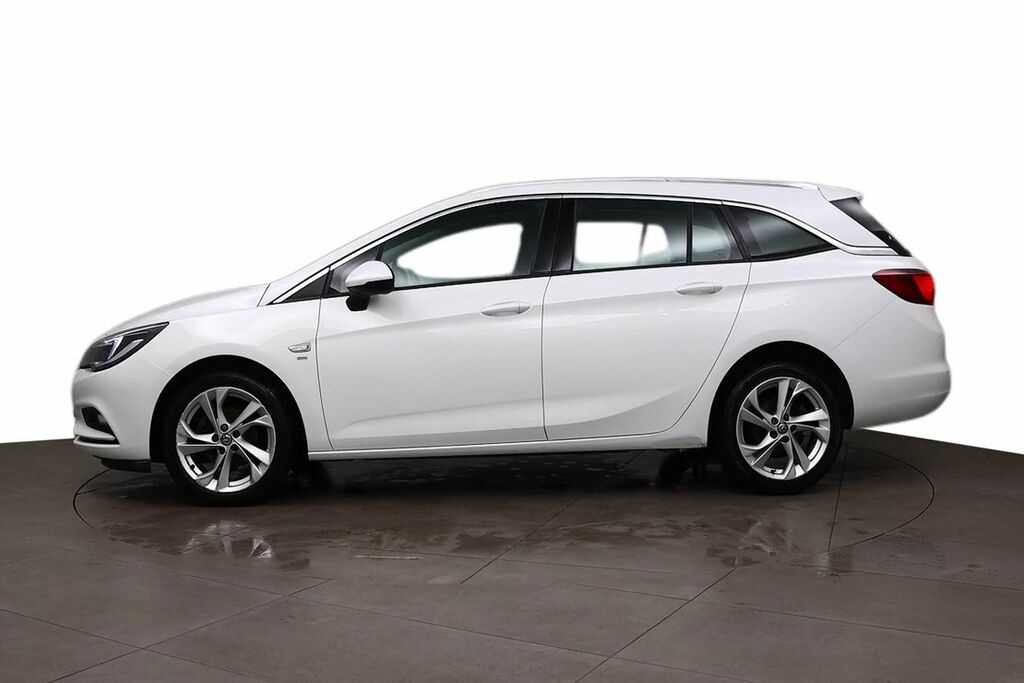 Compare Vauxhall Astra 1.4T 16V 150 Sri Nav PE19KWY White