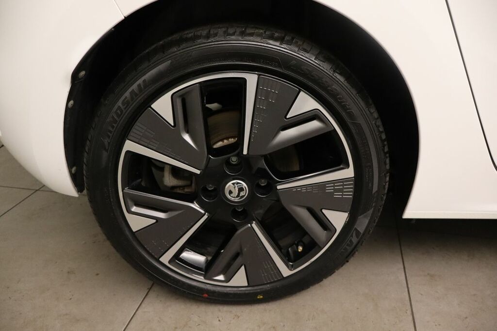 Compare Vauxhall Corsa-e 100Kw Elite Nav Premium 50Kwh 7.4Kwch VE21ZVV White