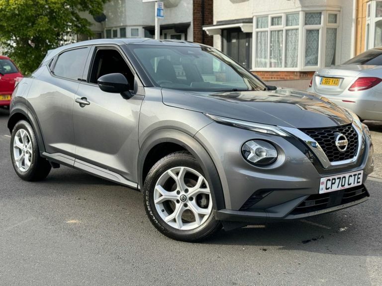 Compare Nissan Juke 1.0 Dig-t N-connecta Dct Euro 6 Ss CP70CTE Grey