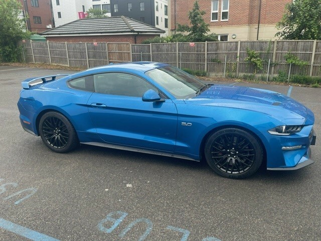 Compare Ford Mustang 5.0 V8 Gt Fastback Euro 6 450 P KW19XSC Blue