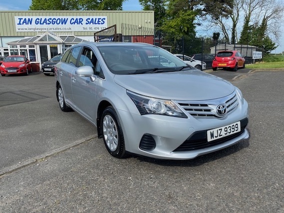Compare Toyota Avensis 2.0 D4d Active WJZ9399 Silver