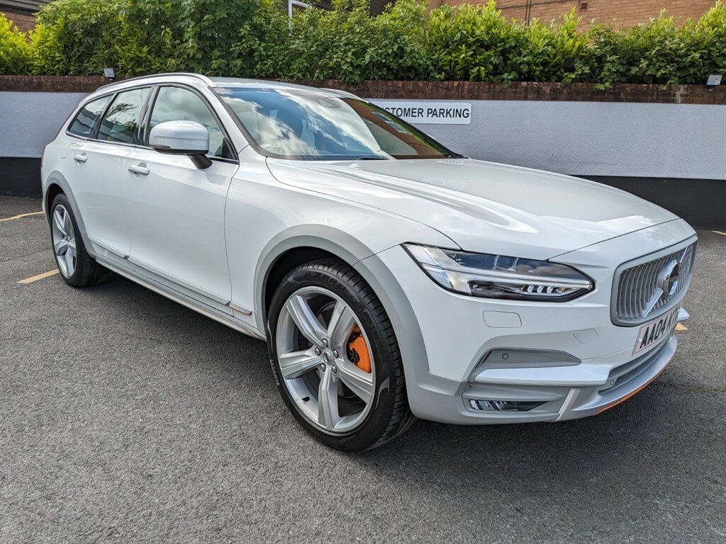 Compare Volvo V90 Cross Country 2.0 D4 Ocean Race Awd Euro 6 Ss AA04KTA White