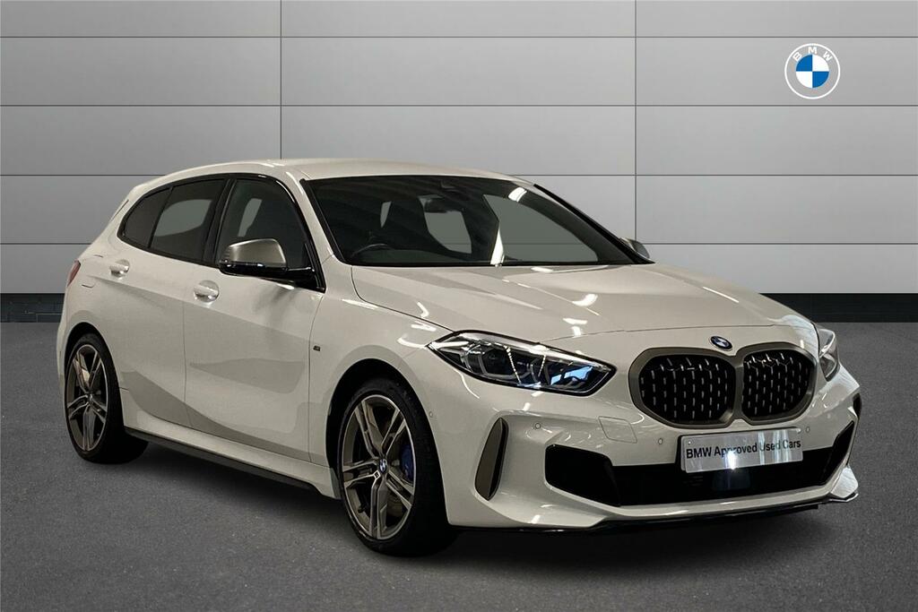 Compare BMW 1 Series M135i Xdrive Step LV71CWE White