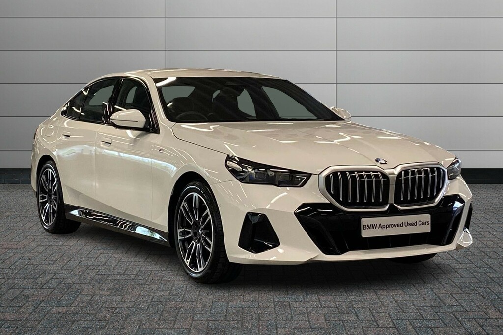 Compare BMW 5 Series 520I M Sport GF73ZXR White