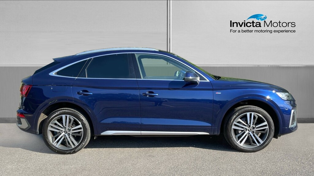 Compare Audi Q5 Competition LS71OMR Blue