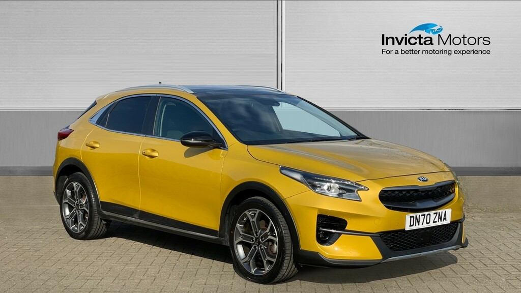 Compare Kia Xceed First Edition DN70ZNA Yellow