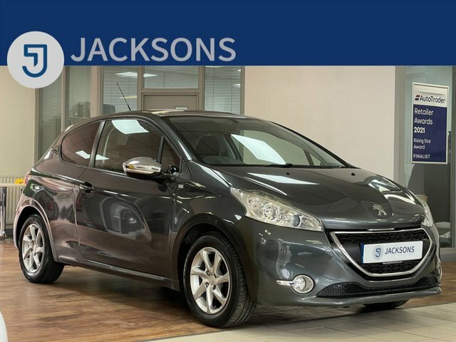 Compare Peugeot 208 1.2 Style 82 Bhp SM14AZN Grey