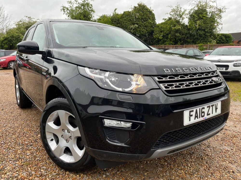Compare Land Rover Discovery Sport Td4 Se Tech FA16ZTV Black
