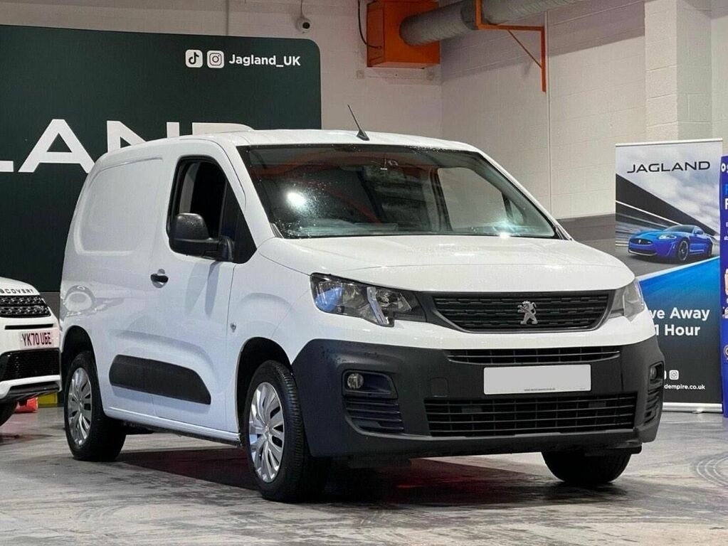 Compare Peugeot Partner Panel Van 1.5 Bluehdi 1000 Professional Standard P NX69YHS White