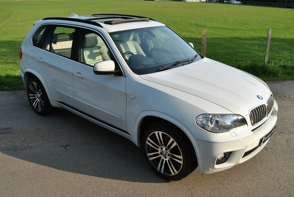 Compare BMW X5 Suv HD12ODR White