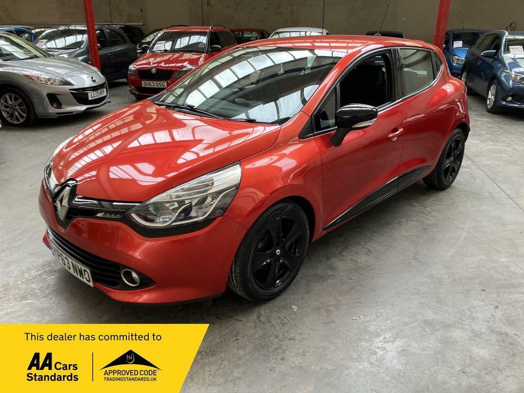 Compare Renault Clio 0.9 Tce Eco Dynamique Medianav Euro 5 Ss YP63NWO Red