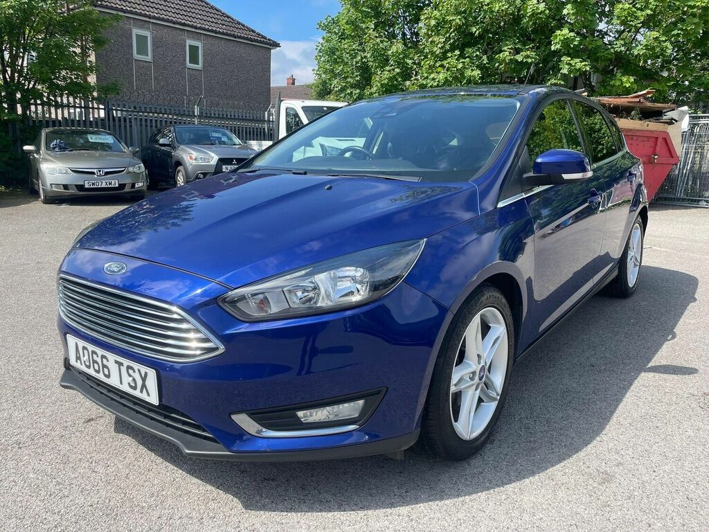 Compare Ford Focus Hatchback 1.0T Ecoboost Titanium Euro 6 Ss AO66TSX Blue